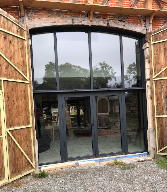 23 menuiseries aluminium avec porte deux vantaux